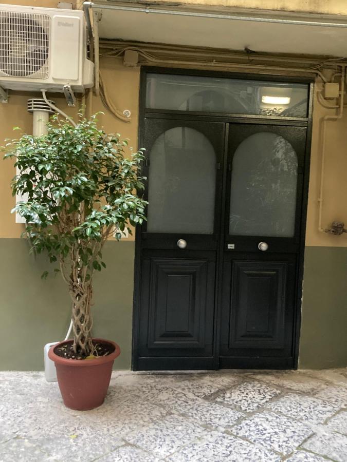 Zuccarella "Zuccherino"Nel Cortile Appartement Napels Buitenkant foto