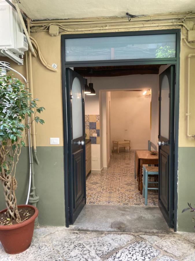 Zuccarella "Zuccherino"Nel Cortile Appartement Napels Buitenkant foto